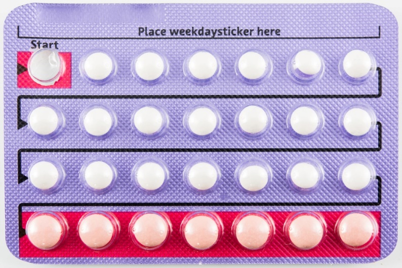 Mesačný blister hormonálnej antikoncepcie v perorálnej tabletovej forme