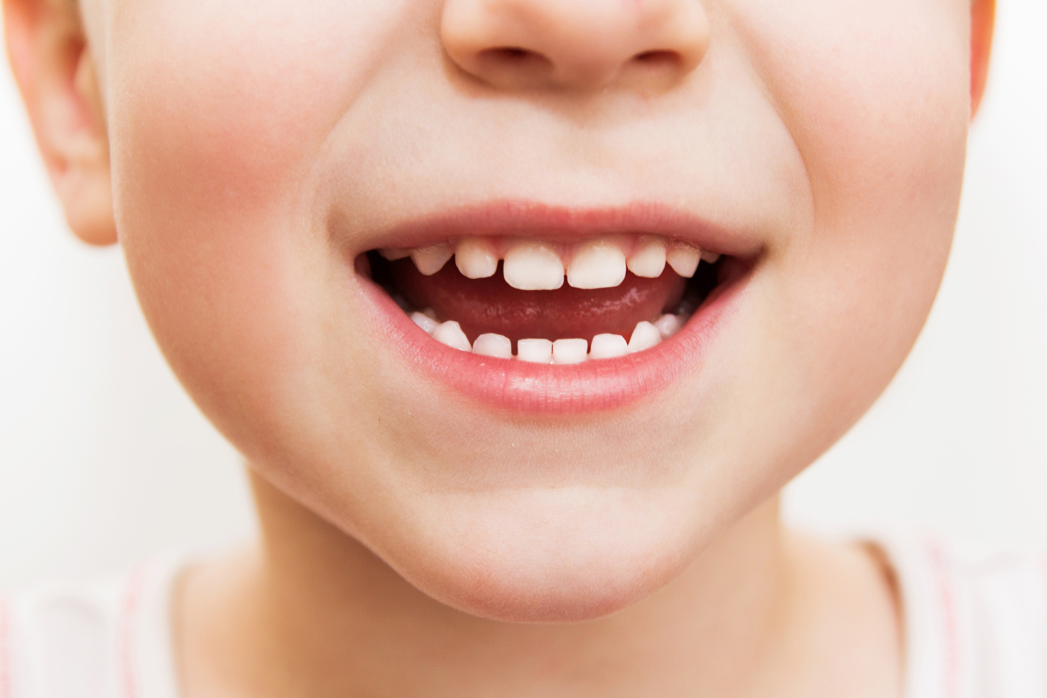 U detí do 6 rokov existuje najvyššie riziko prehltnutia zubnej pasty počas umývania zubov