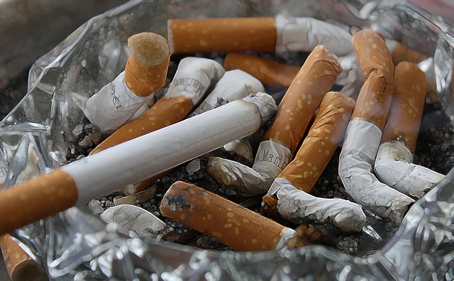 Vykašliavanie krvi môže byť aj z fajčenia Vykašliavanie krvi z fajčenia