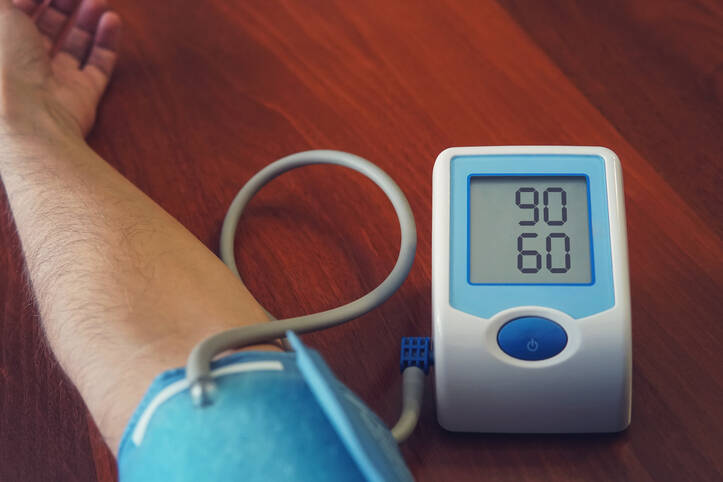 Nízky krvný tlak: Prečo vzniká, aké má príznaky? Ako hypotenziu liečiť?