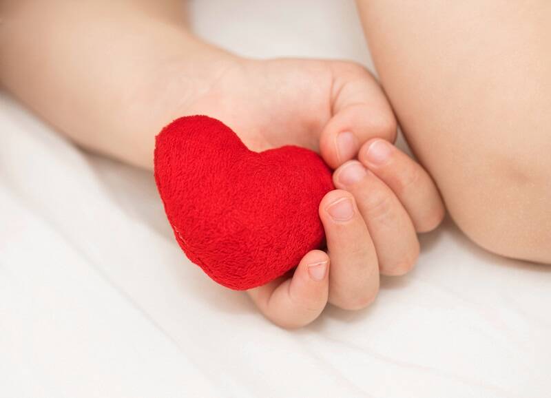 Vrodené srdcové chyby: Rozdelenie srdcových defektov a vád? + Príznaky