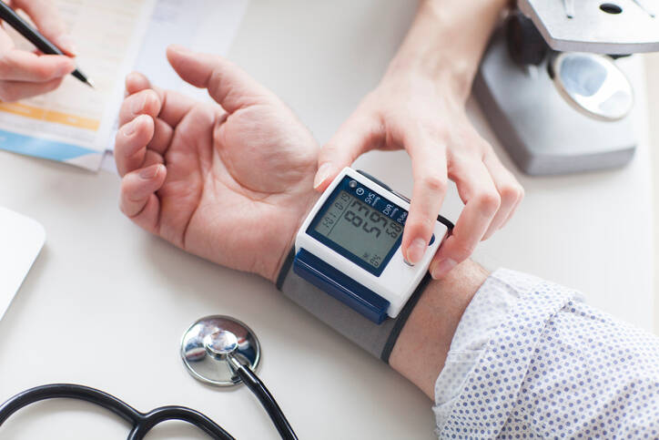 Nízky krvný tlak: Aké sú príznaky a riziká hypotenzie? Je 90/60 málo?