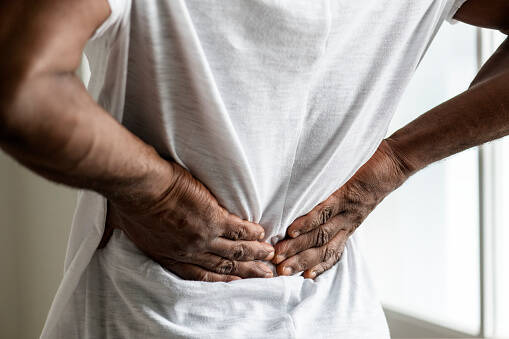 Ako sa vyhnúť bolesti chrbta? Cviky na bolesť medzi lopatkami i krížov