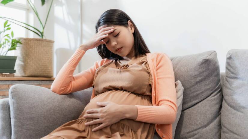 Bolesť hlavy v tehotenstve: Aké má príčiny a čo na bolesť?