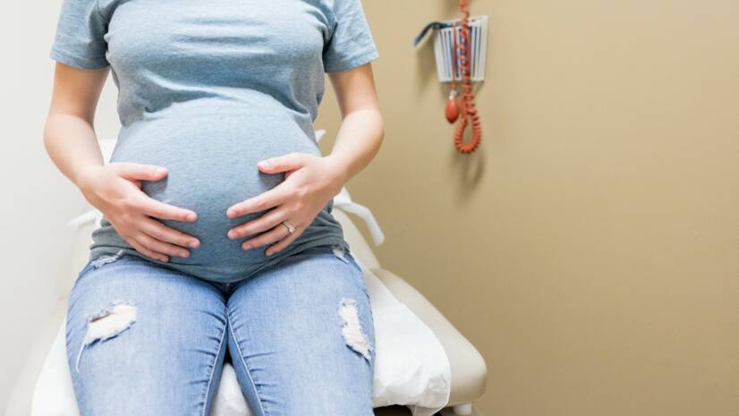 Výtok v tehotenstve: Bežné špinenie až infekcia, čo si vyžaduje návštevu lekára? Buďte ostražitá