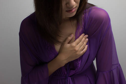Prečo vzniká bolesť prsníkov? Hlavné a tiež menej časté príčiny