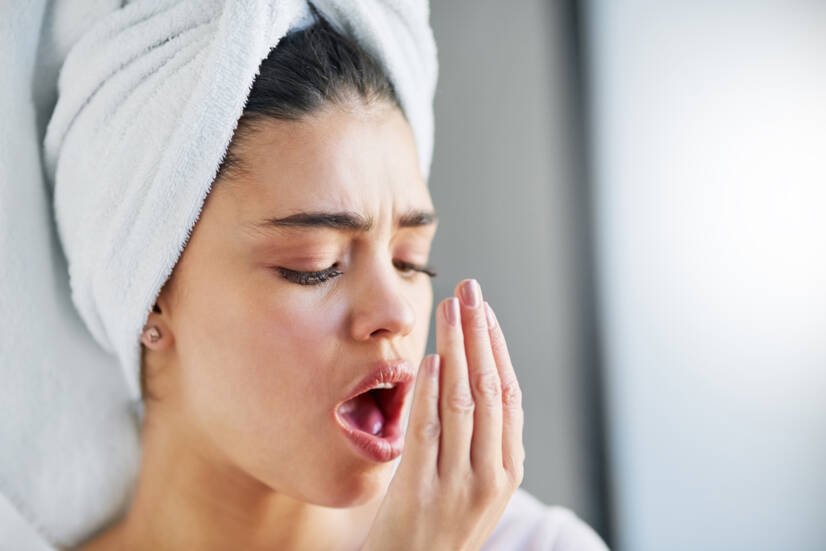 Zápach z úst: Aké sú možné príčiny vzniku? Rýchla pomoc a liečba