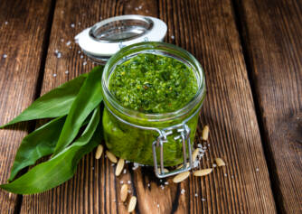 Pesto z medvedieho cesnaku (nátierka)? Zdravý recept pre jarnú očistu