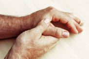 Artritída: Ako infekčný či neinfekčný zápal kĺbov, aké má príznaky?