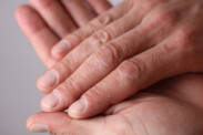 Ako na starostlivosť o ruky? 3 kroky: Umývanie, dezinfekcia, krémovanie