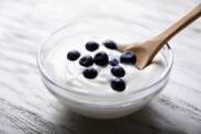 Biely pravý jogurt: aké má zdravotné benefity a ako si správne vybrať?