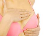 Bolesť prsníkov počas a mimo menštruačného cyklu? Príčiny a riešenia