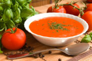 Recept na fit zdravú paradajkovú polievku s batátmi