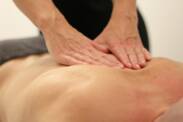 Aká je účinná pomoc pri bolestiach chrbta alebo krčnej chrbtice?
