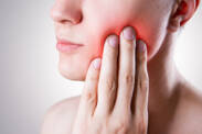 Bolesť zubov a citlivé zuby pre viaceré príčiny? Čo pomôže, iba lieky?